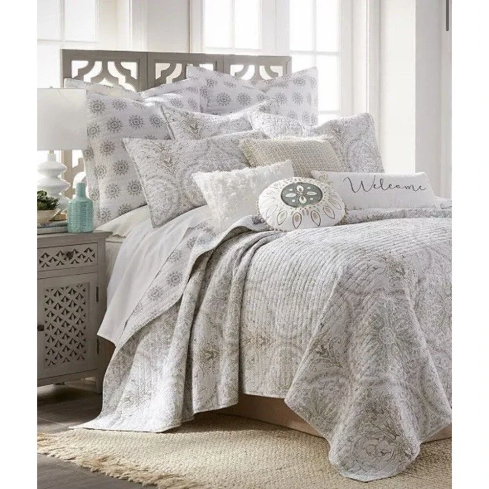 Levtex Home Cosima Full/Queen Quilt + 2 Standard Shams New
